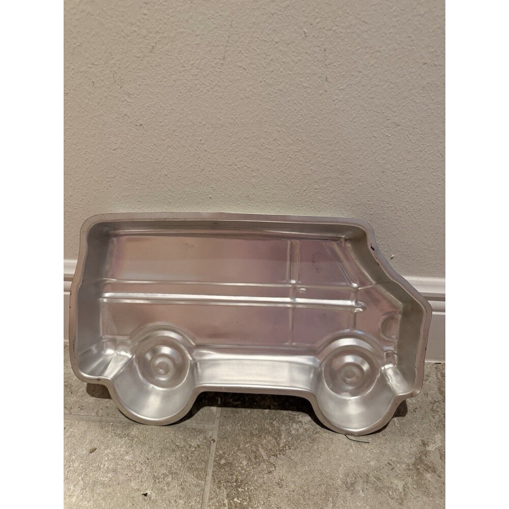 Vintage 1978 Wilton Party Pan Van School Bus Ambulance Mystery Machine Cake Pan!